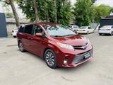 Toyota Sienna 2018 года за 14 700 000 тг. в Алматы – фото 3