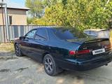 Toyota Camry 1999 года за 3 300 000 тг. в Сарканд – фото 2