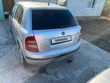 Skoda Fabia 2002 года за 1 300 000 тг. в Уральск – фото 2