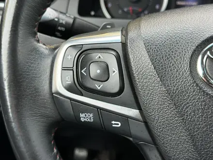 Toyota Camry 2017 года за 8 650 000 тг. в Актобе – фото 18