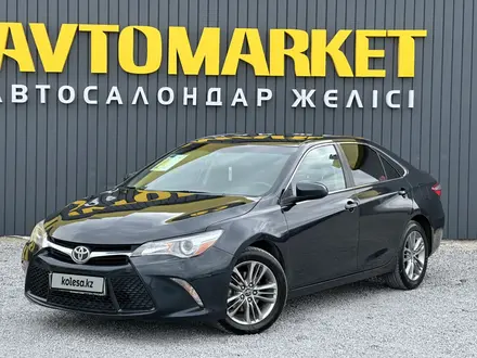 Toyota Camry 2017 года за 8 650 000 тг. в Актобе