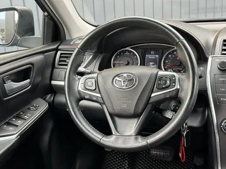 Toyota Camry 2017 года за 8 650 000 тг. в Актобе – фото 7