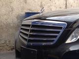 Решетка радиатора на Mercedes Benz W212үшін90 000 тг. в Алматы – фото 3