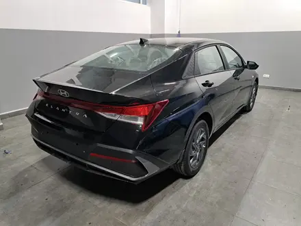 Hyundai Elantra 2024 года за 9 999 999 тг. в Уральск