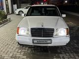 Mercedes-Benz E 220 1993 года за 1 650 000 тг. в Тараз