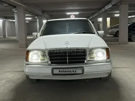 Mercedes-Benz E 220 1993 года за 1 650 000 тг. в Тараз – фото 3