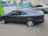 Mercedes-Benz CLK 320 1997 годаfor2 300 000 тг. в Алматы – фото 4