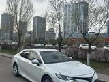 Toyota Camry 2020 года за 12 400 000 тг. в Астана