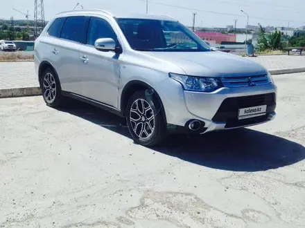 Mitsubishi Outlander 2014 года за 9 500 000 тг. в Актау – фото 2