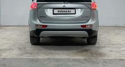 Mitsubishi Outlander 2014 годаүшін9 500 000 тг. в Актау – фото 4