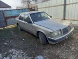 Mercedes-Benz E 260 1988 года за 450 000 тг. в Жетиген – фото 3