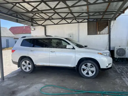 Toyota Highlander 2013 года за 15 700 000 тг. в Алматы – фото 2