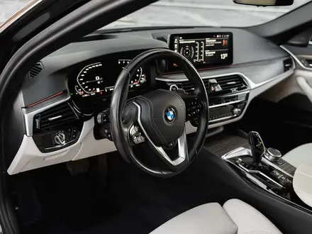 BMW 540 2022 года за 26 000 000 тг. в Алматы – фото 9