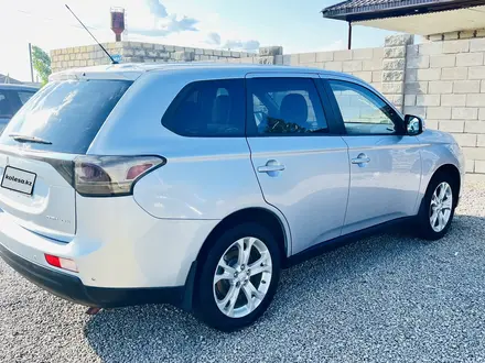 Mitsubishi Outlander 2014 года за 5 200 000 тг. в Актобе – фото 2