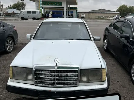 Mercedes-Benz E 260 1990 года за 700 000 тг. в Тараз – фото 2