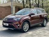 Toyota RAV4 2018 года за 14 500 000 тг. в Алматы