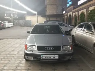 Audi 100