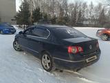 Volkswagen Passat 2005 года за 4 200 000 тг. в Петропавловск – фото 5