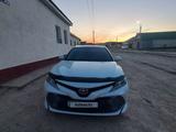 Toyota Camry 2019 года за 12 500 000 тг. в Жанаозен – фото 2