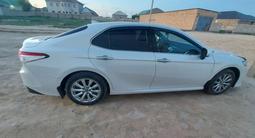 Toyota Camry 2019 года за 12 500 000 тг. в Жанаозен – фото 5