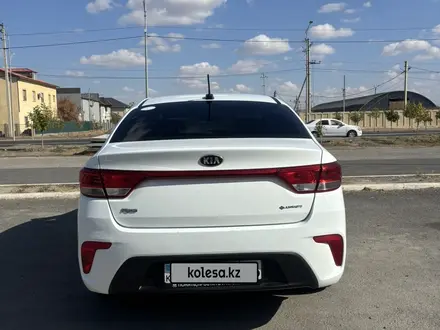 Kia Rio 2018 года за 6 300 000 тг. в Атырау – фото 4