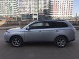 Mitsubishi Outlander 2013 года за 7 800 000 тг. в Астана – фото 2