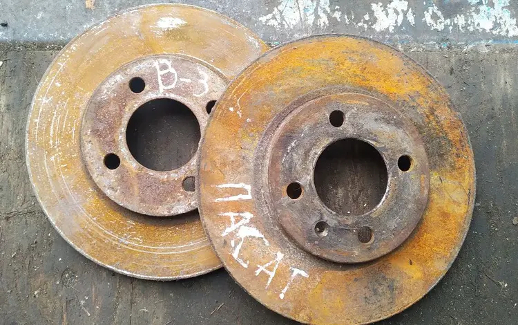 Тормозные диски вентилируемые на Пасат В-3, В-4 за 5 000 тг. в Караганда