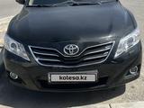 Toyota Camry 2010 года за 8 600 000 тг. в Шымкент