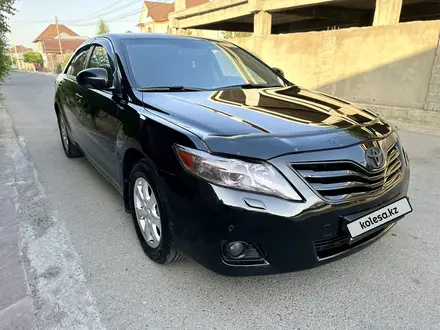 Toyota Camry 2010 года за 7 100 000 тг. в Тараз – фото 2