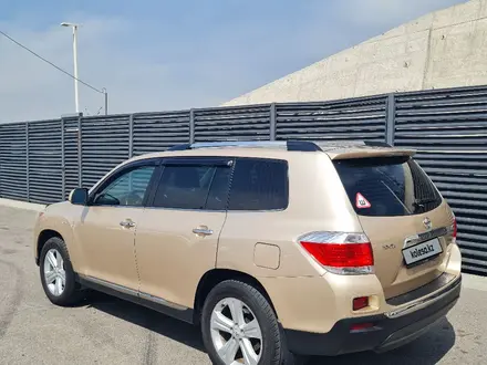 Toyota Highlander 2011 года за 11 990 000 тг. в Алматы – фото 2