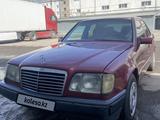 Mercedes-Benz E 220 1994 года за 1 250 000 тг. в Шымкент