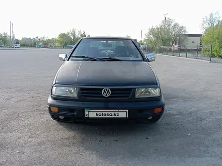 Volkswagen Vento 1993 года за 1 400 000 тг. в Караганда