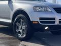 Volkswagen Touareg 2004 годаfor6 100 000 тг. в Алматы – фото 4