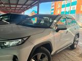 Toyota RAV4 2020 годаүшін16 000 000 тг. в Актобе – фото 3