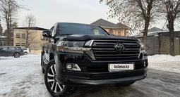 Toyota Land Cruiser 2018 года за 37 300 000 тг. в Алматы