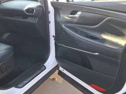 Hyundai Santa Fe 2020 года за 12 800 000 тг. в Уральск – фото 10