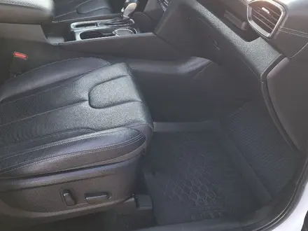 Hyundai Santa Fe 2020 года за 12 800 000 тг. в Уральск – фото 11