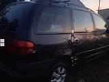 Volkswagen Sharan 1997 годаүшін2 000 000 тг. в Уральск