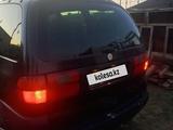 Volkswagen Sharan 1997 годаүшін2 000 000 тг. в Уральск – фото 4