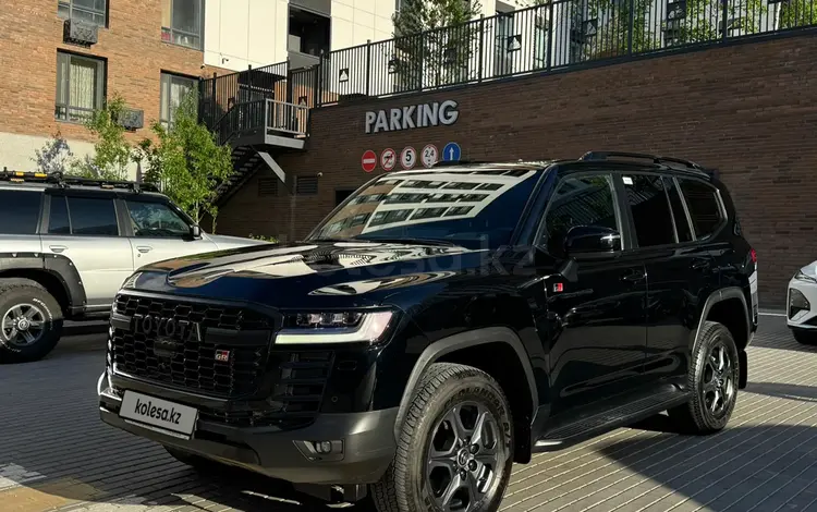 Toyota Land Cruiser 2023 года за 56 000 000 тг. в Астана