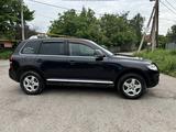 Volkswagen Touareg 2007 годаүшін7 000 000 тг. в Алматы – фото 2