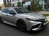 Toyota Camry 2021 года за 11 900 000 тг. в Актау – фото 5