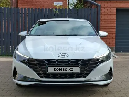 Hyundai Elantra 2023 года за 8 450 000 тг. в Уральск – фото 2