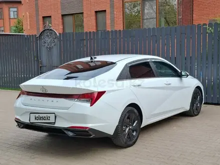Hyundai Elantra 2023 года за 8 450 000 тг. в Уральск – фото 10