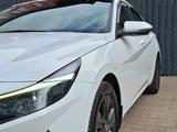 Hyundai Elantra 2023 годаүшін8 450 000 тг. в Уральск – фото 5