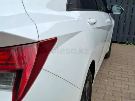 Hyundai Elantra 2023 года за 8 450 000 тг. в Уральск – фото 7