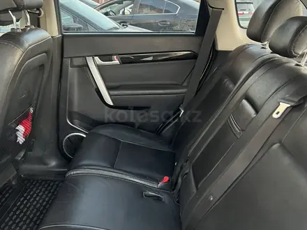 Chevrolet Captiva 2013 года за 6 200 000 тг. в Атырау – фото 4