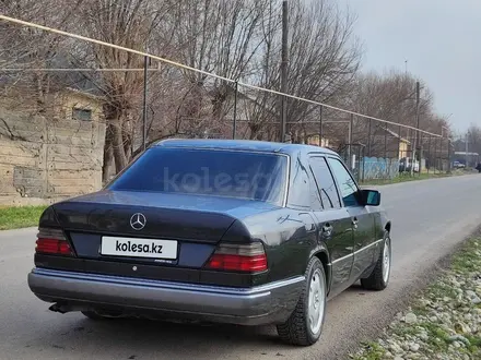 Mercedes-Benz E 300 1990 года за 1 600 000 тг. в Шымкент – фото 4