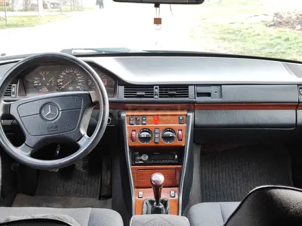 Mercedes-Benz E 300 1990 года за 1 600 000 тг. в Шымкент – фото 9