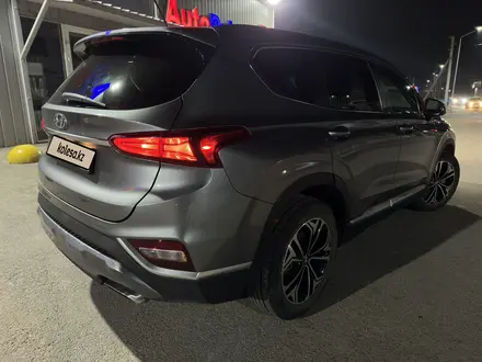 Hyundai Santa Fe 2020 года за 12 000 000 тг. в Алматы – фото 3